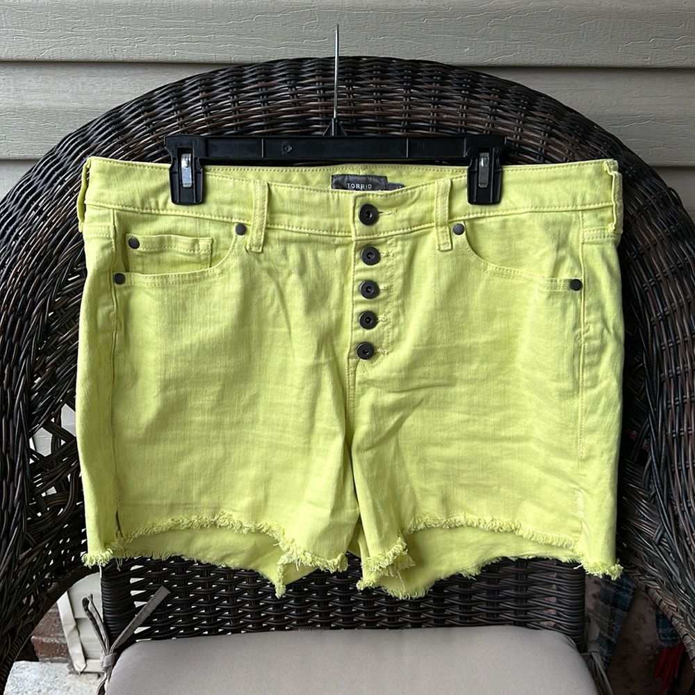 Torrid 5 Inch Vintage Stretch High-Rise Short 12